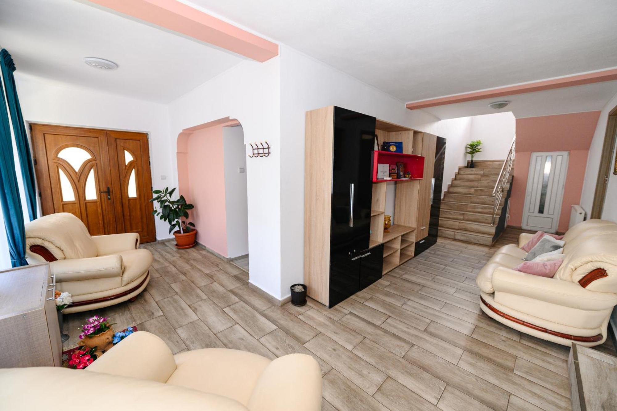 Casa Alex Calimanesti Hotel ภายนอก รูปภาพ