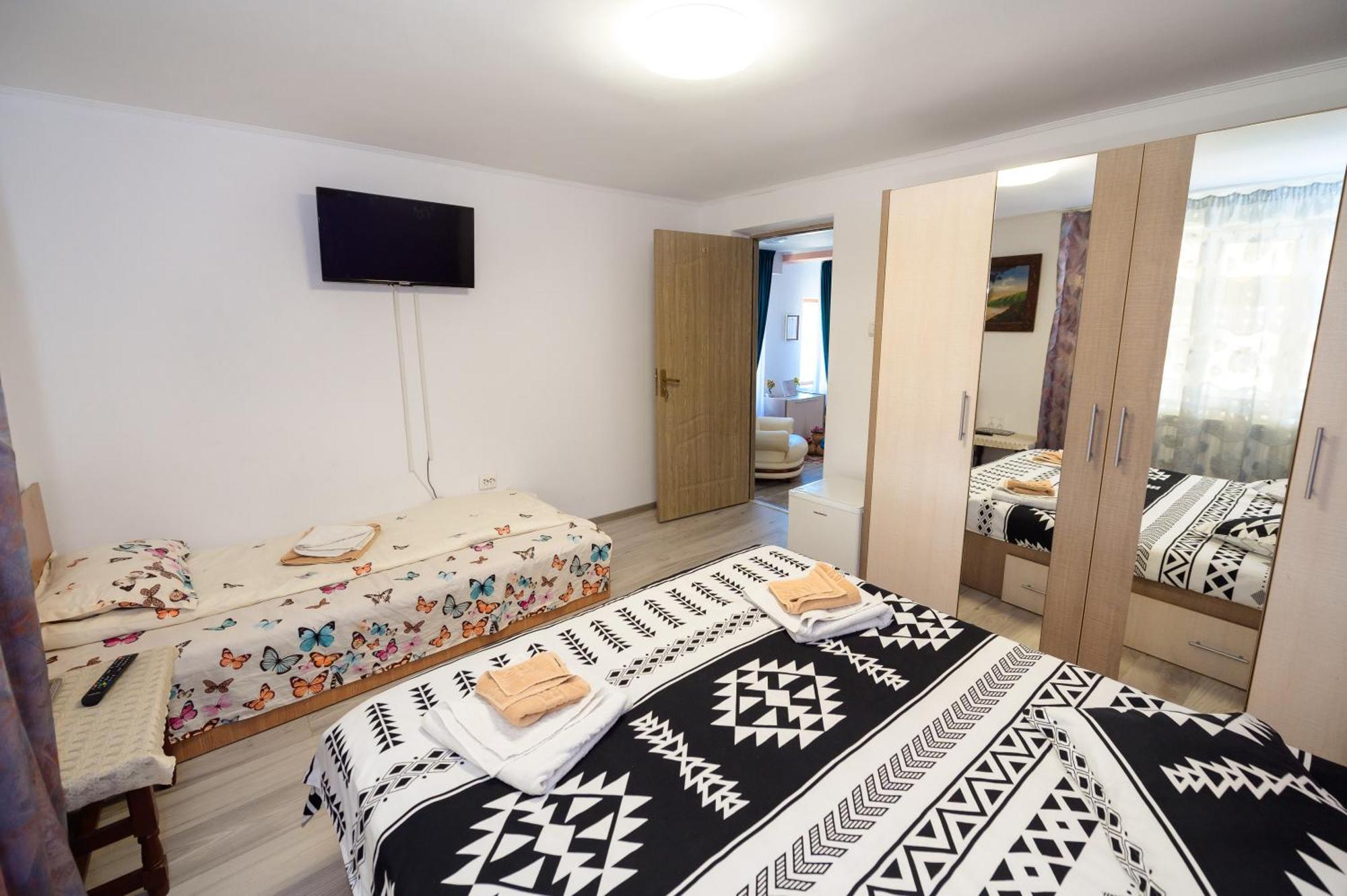 Casa Alex Calimanesti Hotel ภายนอก รูปภาพ