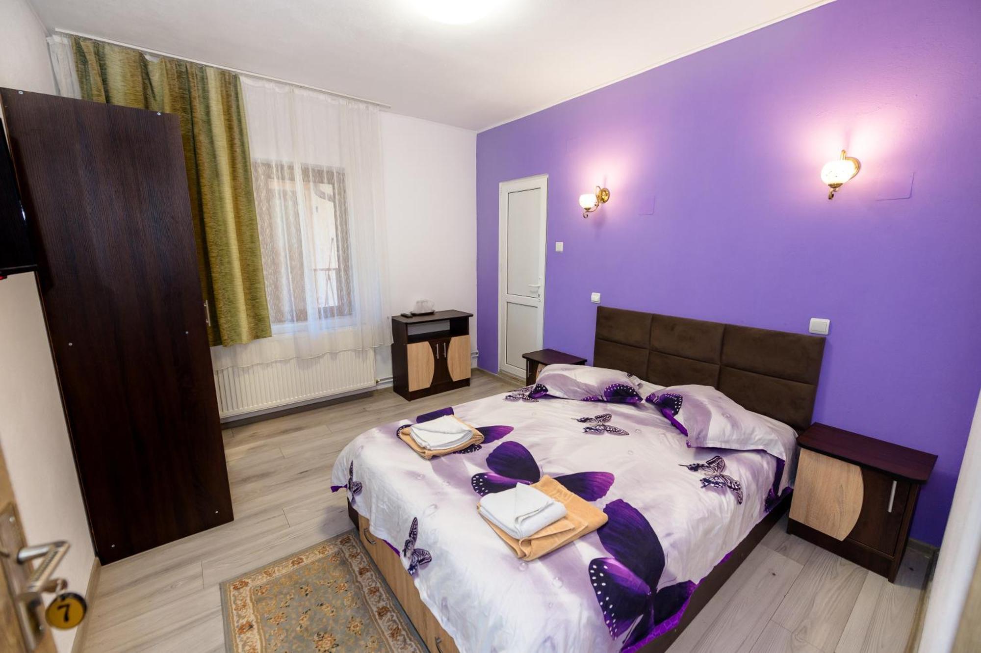 Casa Alex Calimanesti Hotel ภายนอก รูปภาพ