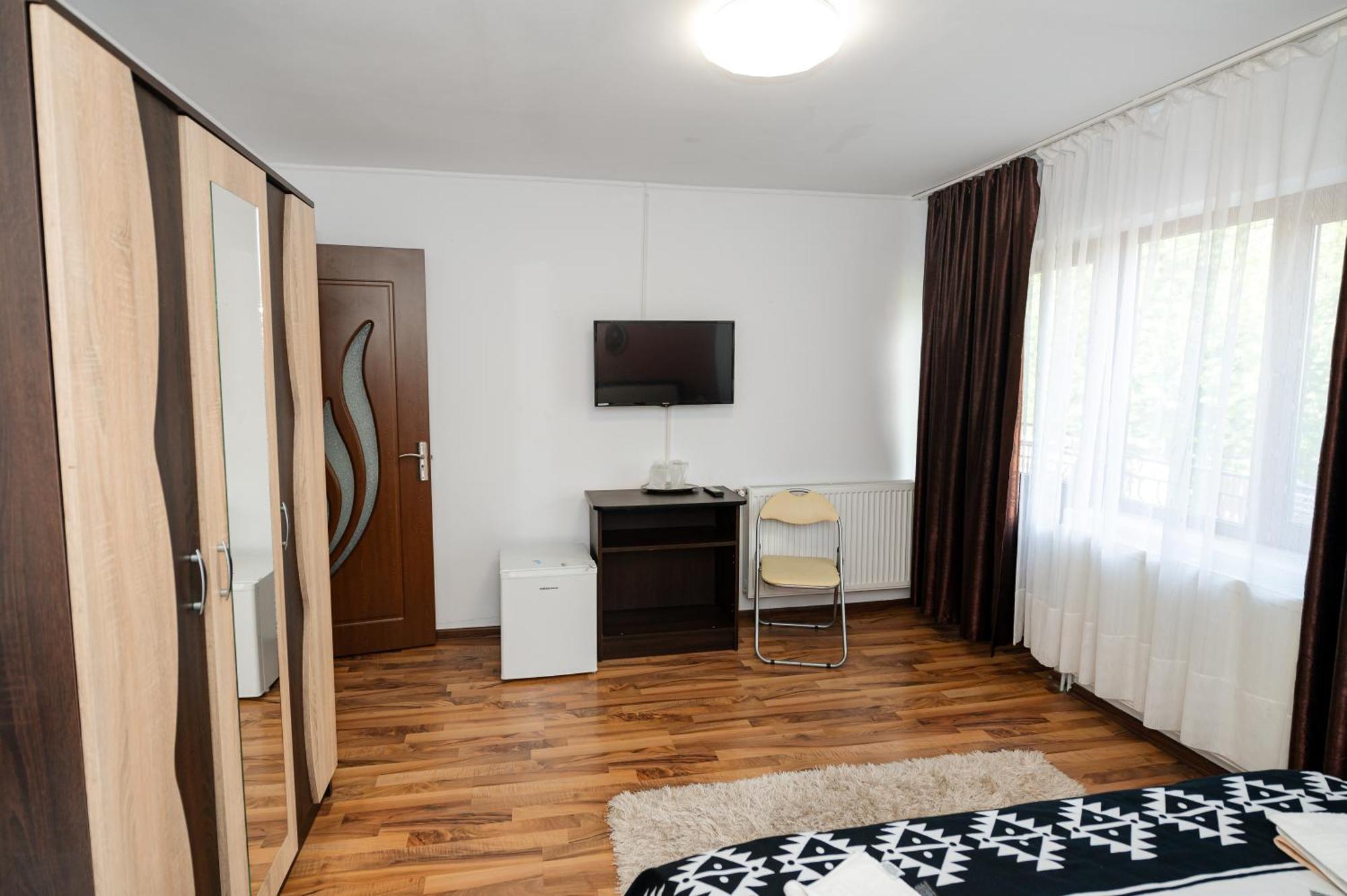 Casa Alex Calimanesti Hotel ภายนอก รูปภาพ