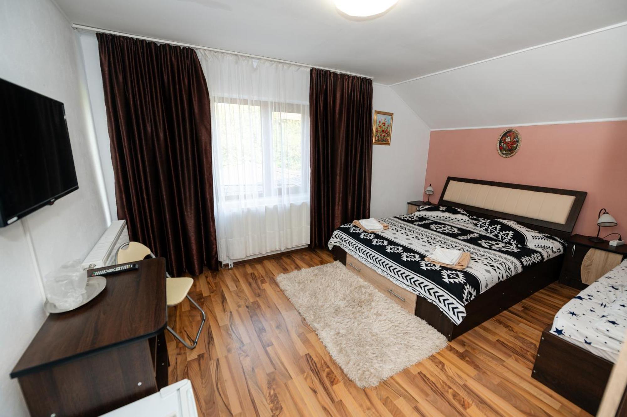 Casa Alex Calimanesti Hotel ภายนอก รูปภาพ