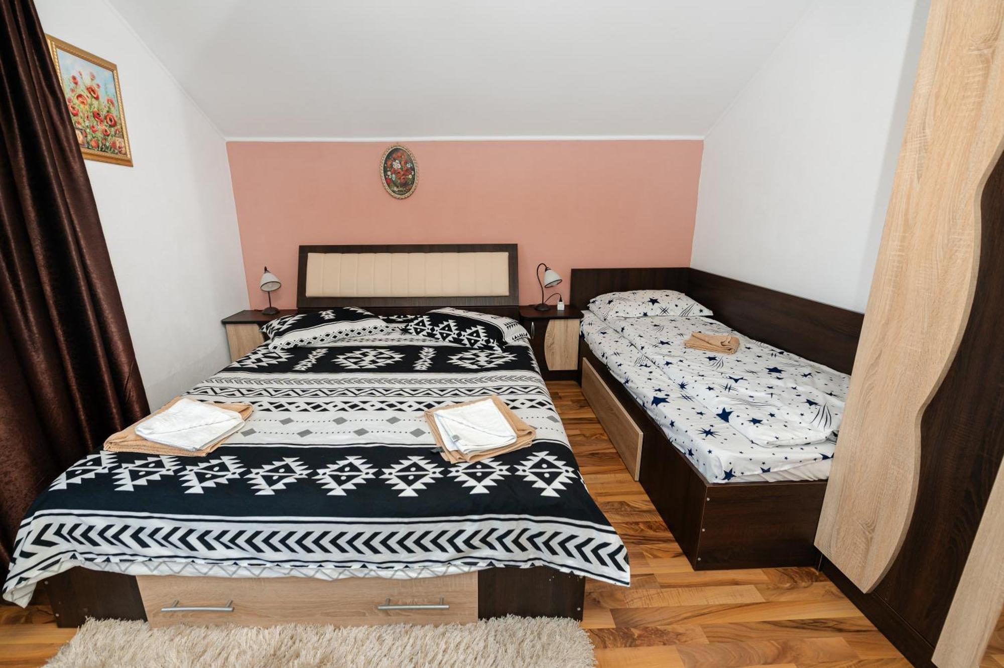 Casa Alex Calimanesti Hotel ภายนอก รูปภาพ